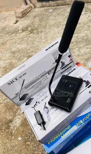 Professional Wireless Conference Microphone