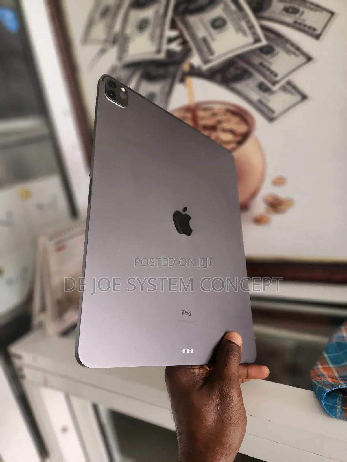 Apple iPad Pro 12.9 (2020) 128 GB Gray
