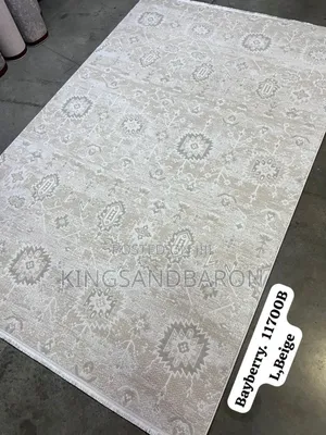 7x10fts Cream White Turkey Center Rug (5×7fts)