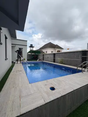 1 Bedroom Smart House Shortlet at Jericho Gra