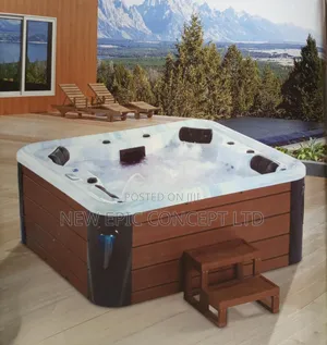 Spa Outdoor 4 Seater Jacuzzi