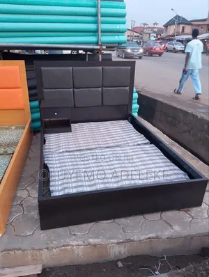4 1⁄2 by 6ft Bedframe