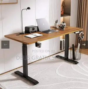Walnut Brown Electric Adjustable Office Table for Computer