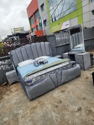 Executive 5ft Tall 6by6 Upholstery Bed.