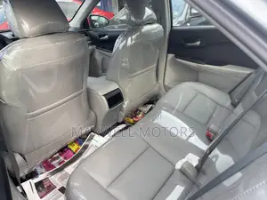 Toyota Camry LE 4dr Sedan (2.5L 4cyl 6A) 2014 Silver