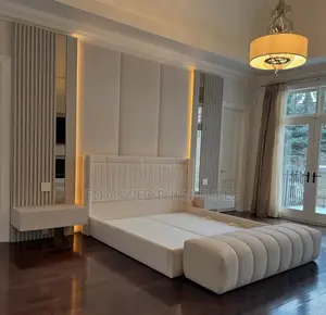 Luxury Bed Frame With Ottoman