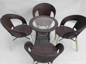 Modern Restaurant Dining Table and Chairs
