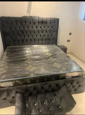 Modern 6by6 Bed Frame With Ottoman