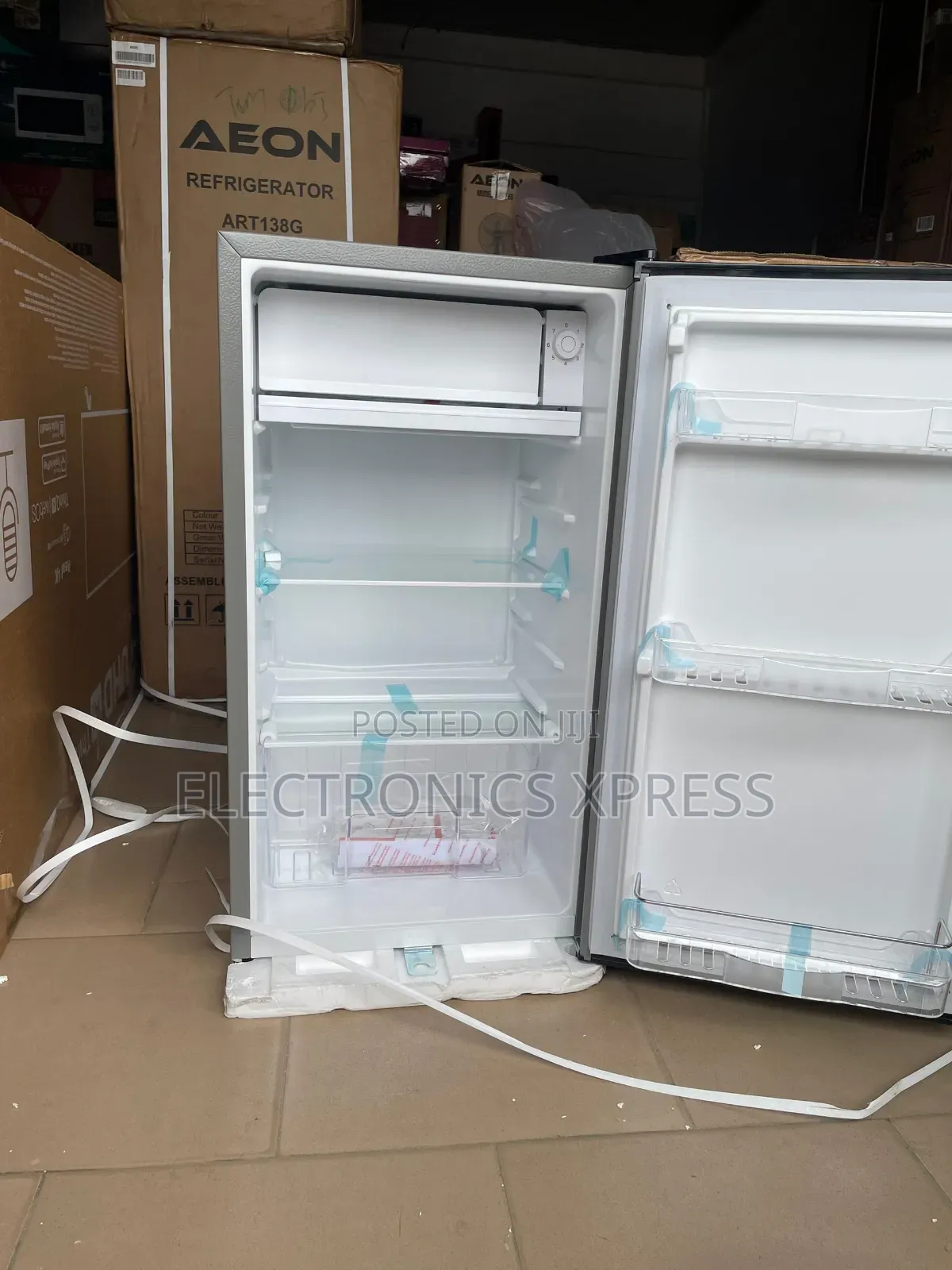 Aeon Refrigerator 90 Lit