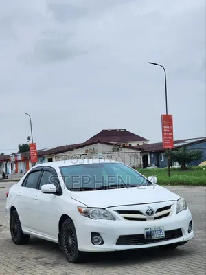 Toyota Corolla LE 4dr Sedan (1.8L 4cyl 4A) 2012 White