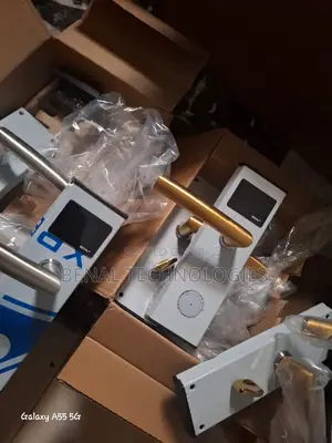 Connected Hotel Lock With Card Access and Software Sync