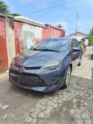 Toyota Corolla LE Eco (1.8L 4cyl 2A) 2019 Gray