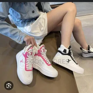 Louis Vuitton Fashion Sneakers