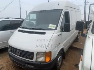 Volkswagen LT 2000 White