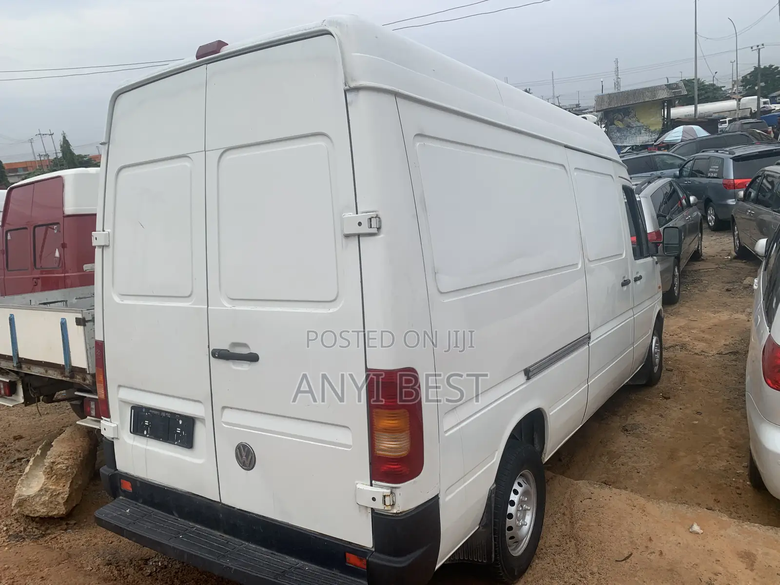 Volkswagen LT 2000 White