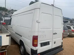 Volkswagen LT 2000 White