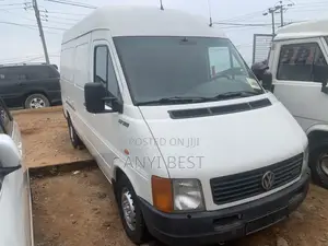 Volkswagen LT 2000 White