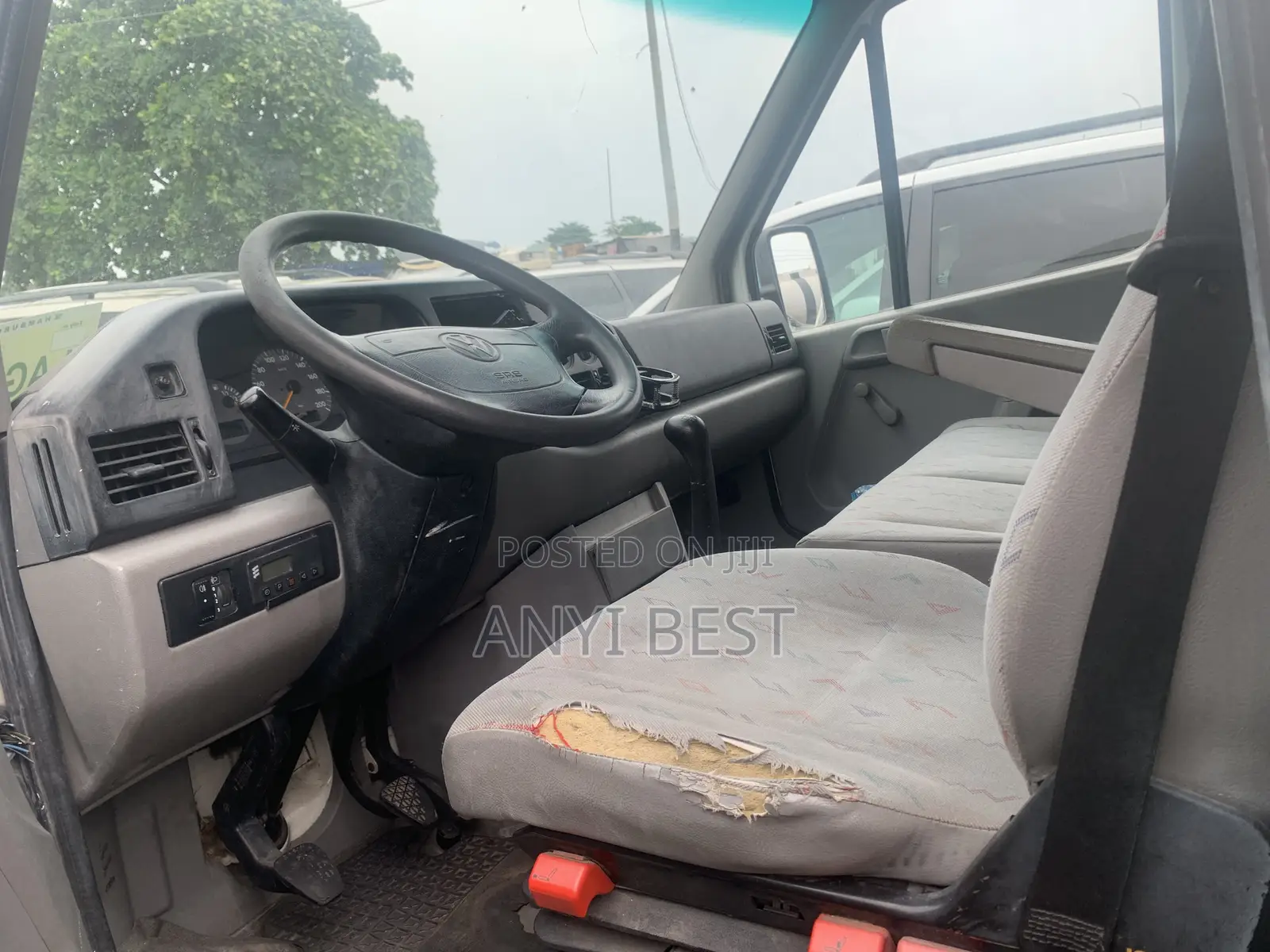 Volkswagen LT 2000 White