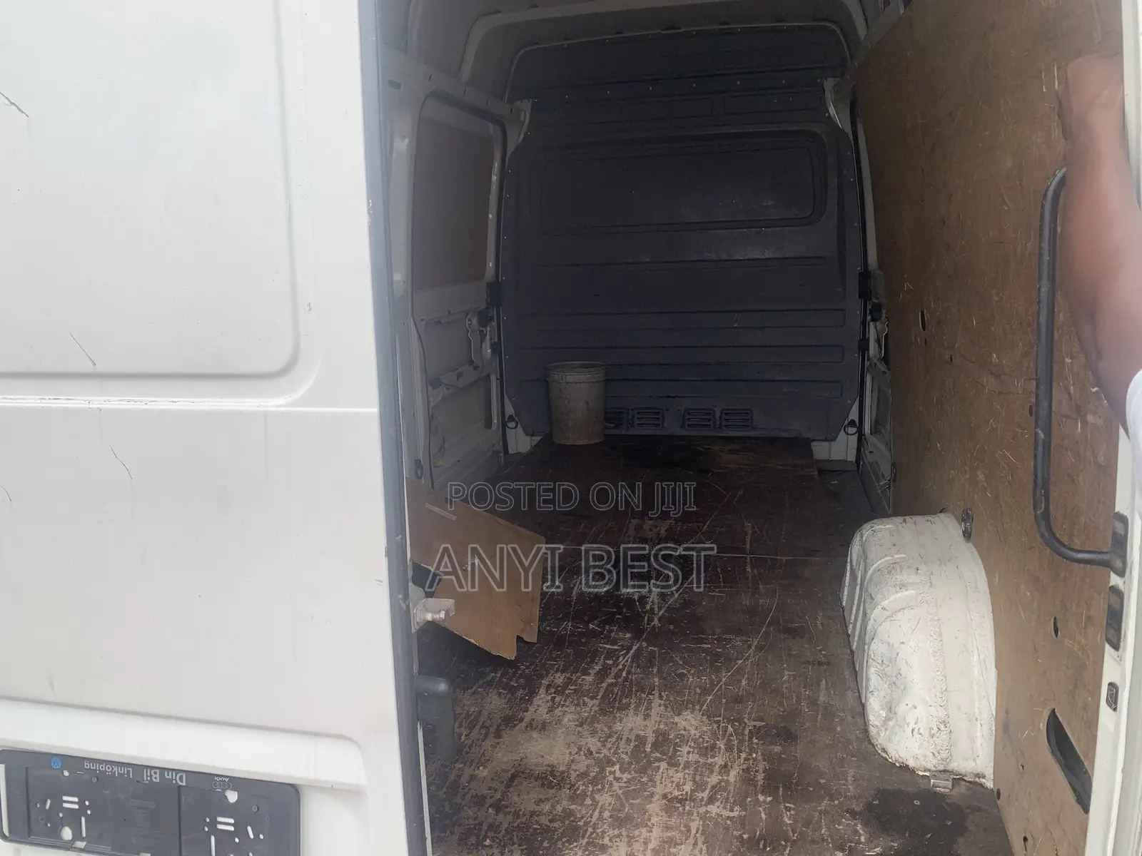 Volkswagen LT 2000 White
