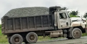 Oyi, Awka Sentraco Iron Black Chippings and Granite