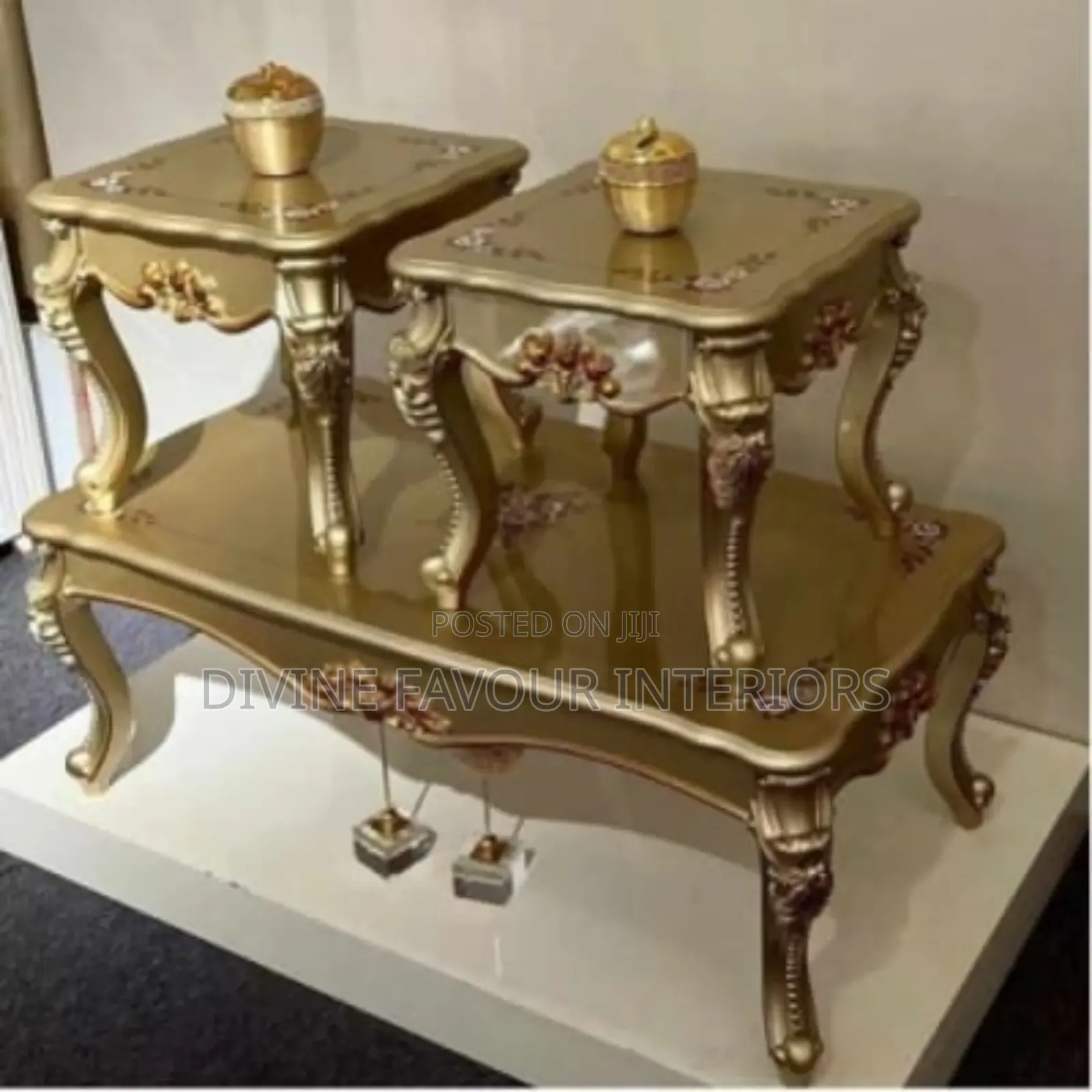 Royal Centre Table With 2 Side Stool- Gold