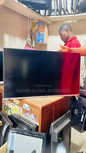 32 Inches Frameless Monitor ( Display)