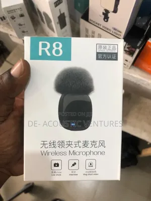 R8 Wireless Microphone for Your Content and Tiktok Videos