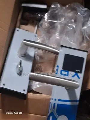 Keyless Hotel Access With Card Locks and Software