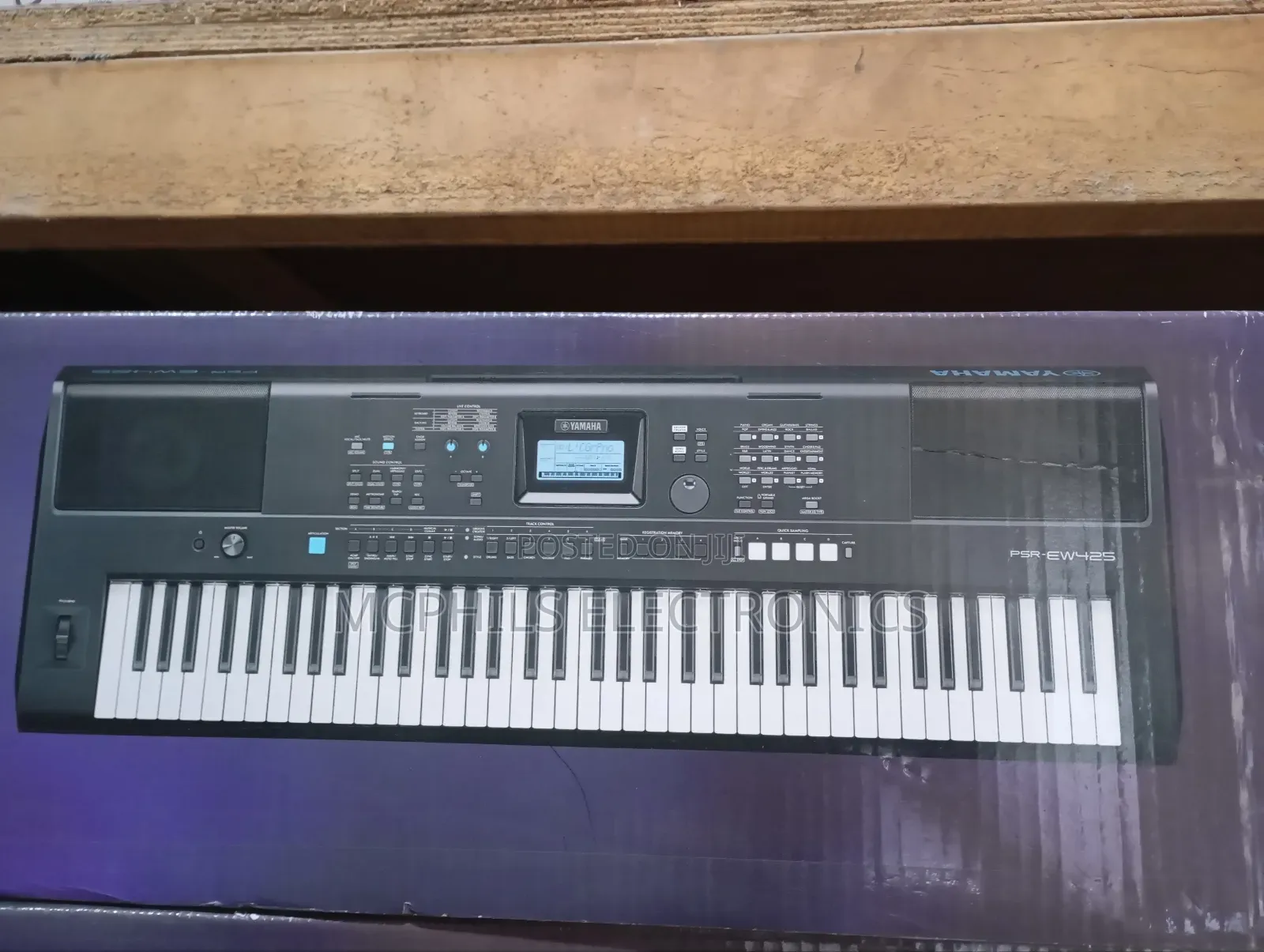 New Yamaha 6 Octave Keyboard PSR-Ew425