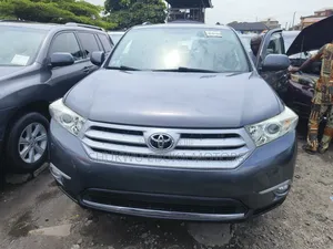 Toyota Highlander Limited 3.5L 2WD 2013 Gray