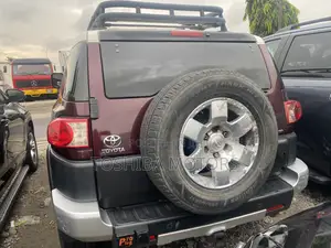 Toyota FJ Cruiser Base 4x2 2008 Purple