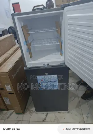Spacious Cooling– Skyrun 195l Top Freezer Double Door Fridge