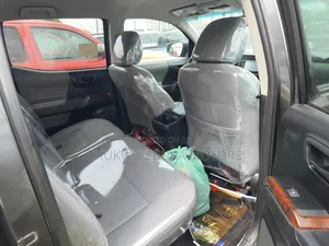 Toyota Tacoma SR5 2019 Gray