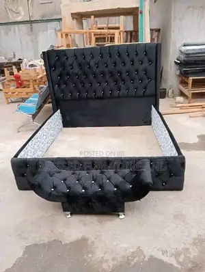 Upholstery 4.5x6 Bedframe With Footrest