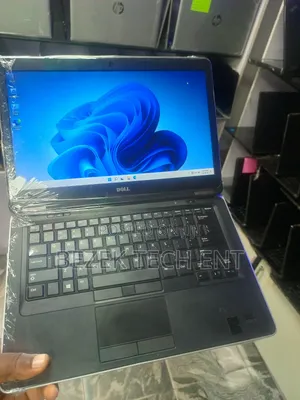 New Laptop Dell Latitude 7440 8GB Intel Core I7 SSD 256GB