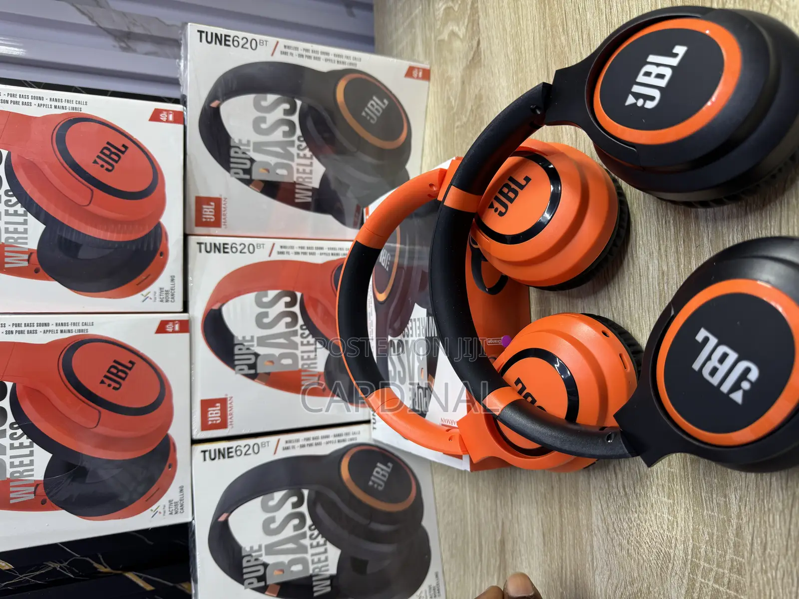 JBL Tune620 Bluetooth Headphone
