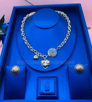 Gold Colour Chains Necklace for Women Circle Round