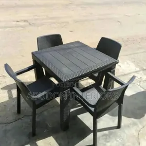 Standard Outdoor Table and Chairs
