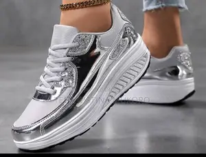 High Quality Women's Classic Sneakers