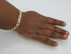 Glamorous Unique Women Link Studs Bracelet Gold
