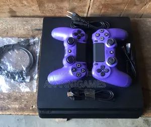 Playstation 4 ( 10 Games ) With 2 Wireless Controllers