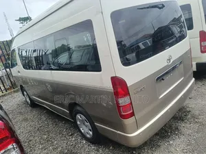 Toyota HiAce 2013 White