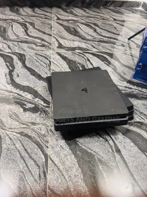 Ps4 Slim With One Controlller