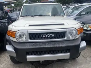 Toyota FJ Cruiser 4x4 Automatic 2009 White