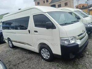 Toyota HiAce 2018 White