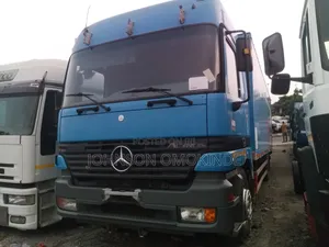 Mercedes Actros Container Body.