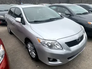 Toyota Corolla LE 4dr Sedan (1.8L 4 cyl 4A) 2009 Silver