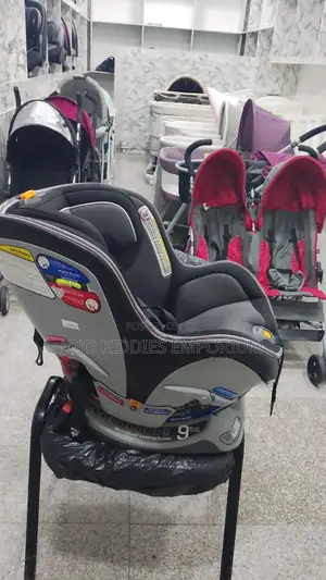 Us Used Chicco Nextfit Infant to Toddler Car Seat