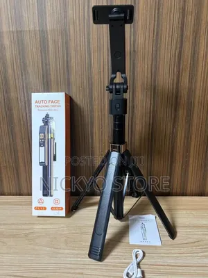 Auto Face Tracking Tripod With Fill Light (Cl12-P)