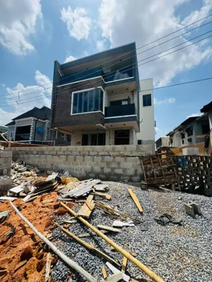 Furnished 5bdrm Duplex in Off Adeniyi Jones for sale